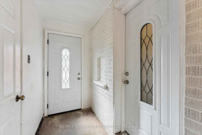 Bsmt - 1121 Brock Street S