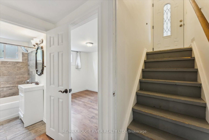 Bsmt - 1121 Brock Street S