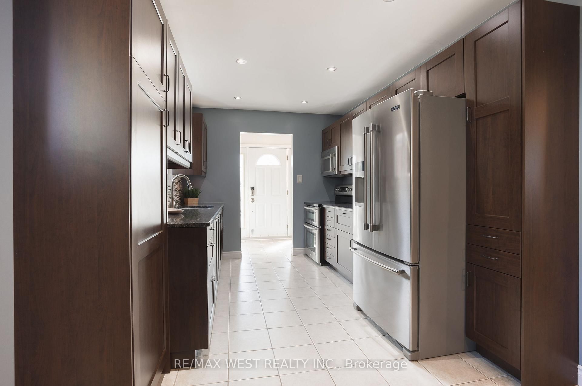 14 Souch Court, Bowmanville | 4Beds/3Bath, House, $780,000 | Property.ca