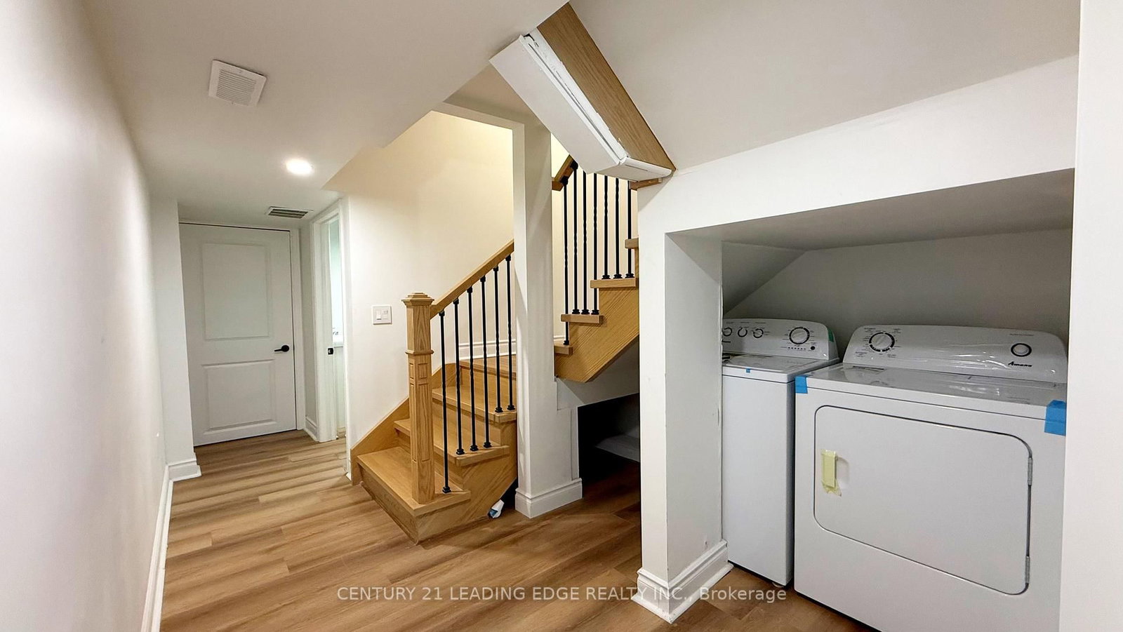 Bsmt - 2385 Strathmore Crescent, Pickering 2