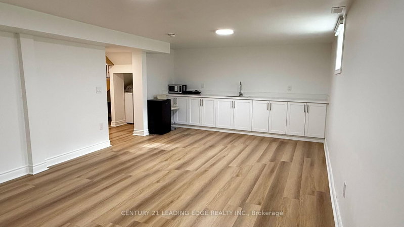 Bsmt - 2385 Strathmore Crescent