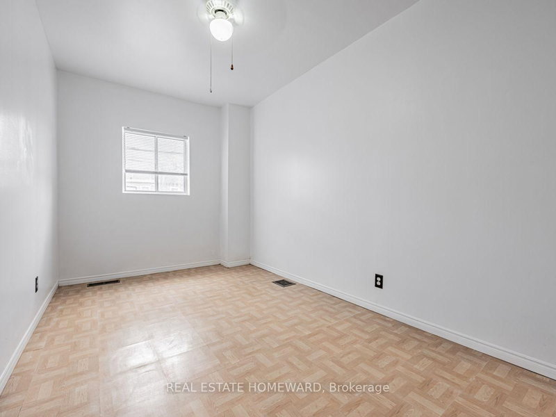 2438 Danforth Ave photo 5