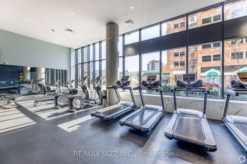606 - 80 Bond Street E