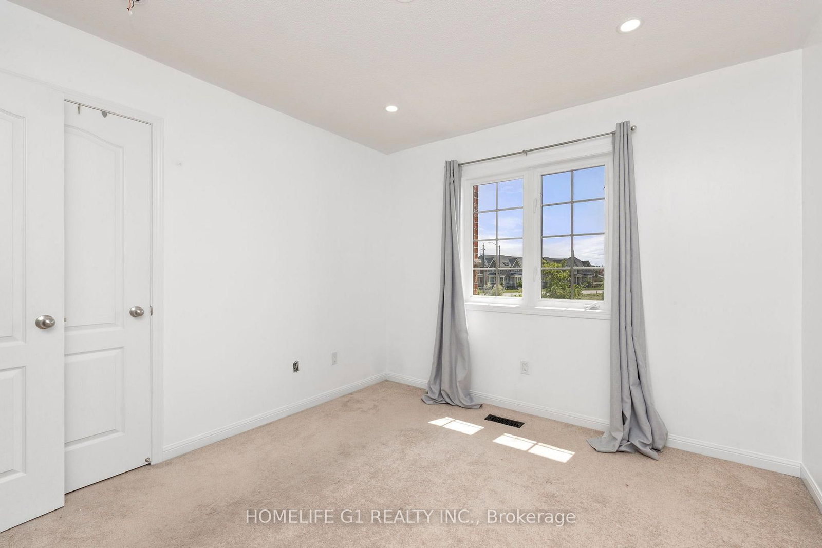 10 Hurst Drive • Ajax, ON photo 19