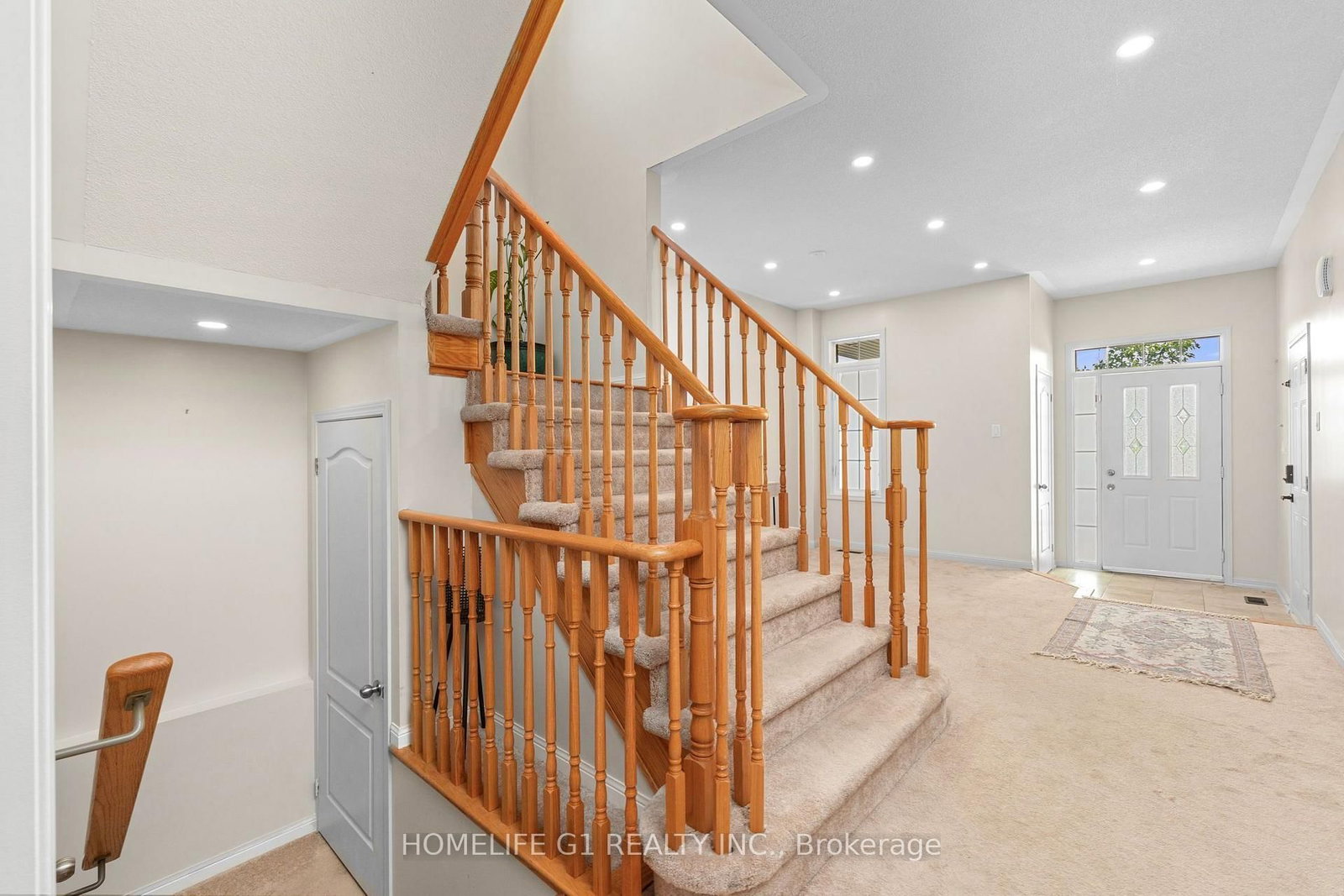 10 Hurst Drive • Ajax, ON photo 6