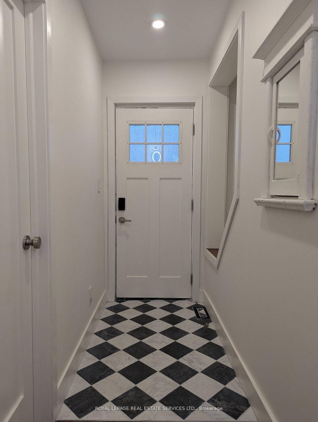 Main - 264A Hastings Avenue