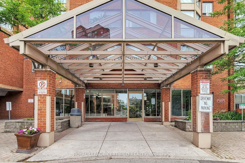 201 - 2460 Eglinton Avenue E