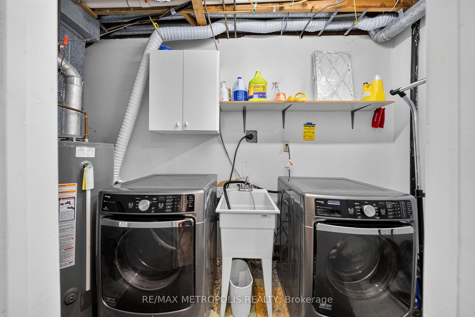 16 Stanbridge Court • Toronto, ON photo 38