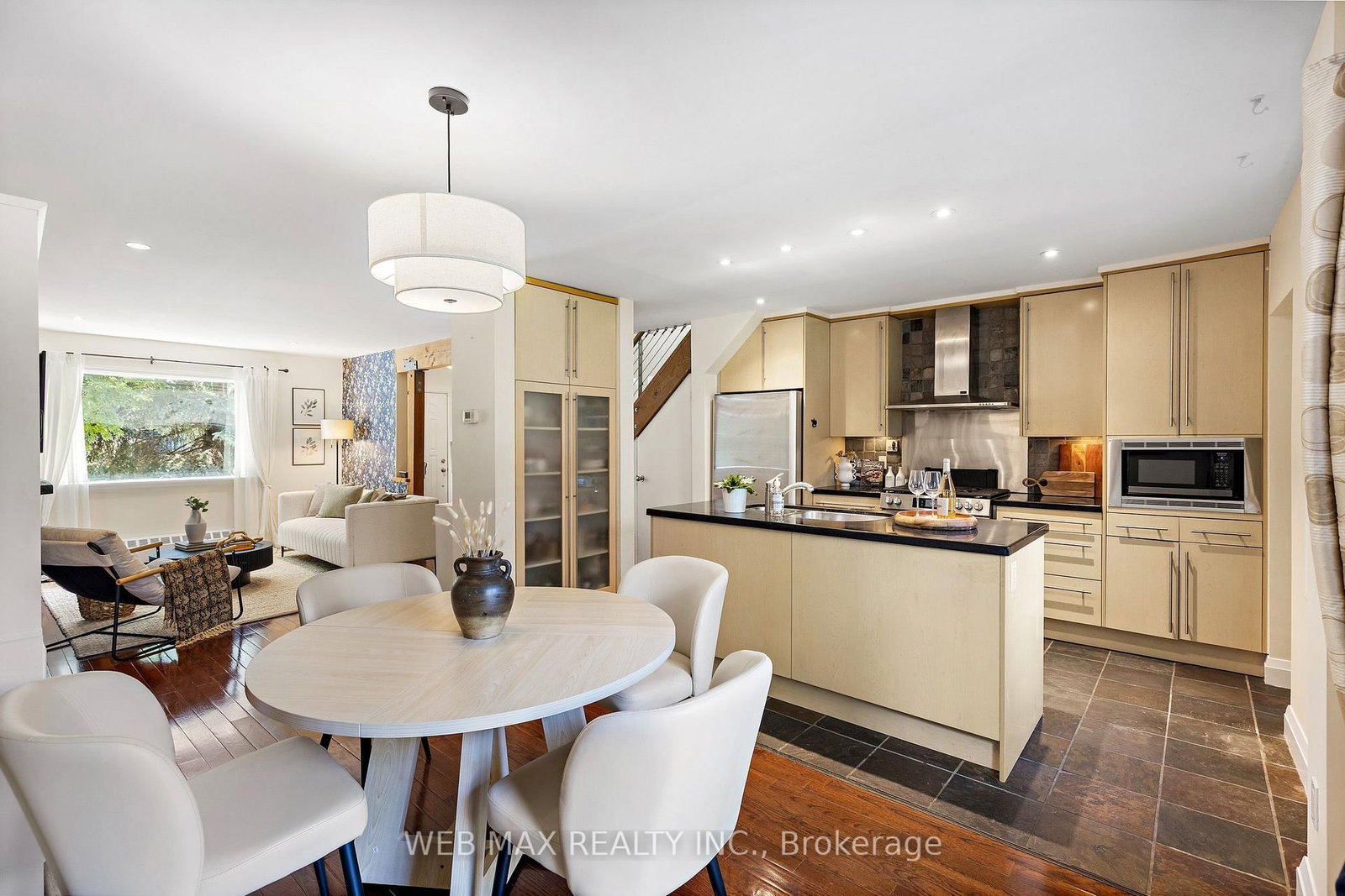 18 Bellefair Avenue • Toronto, ON photo 13