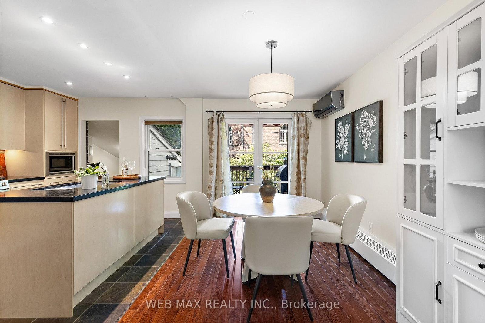 18 Bellefair Avenue • Toronto, ON photo 14