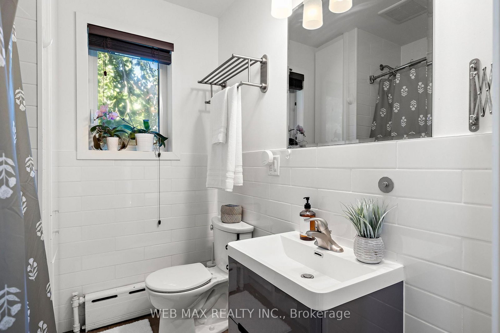 18 Bellefair Avenue • Toronto, ON photo 17