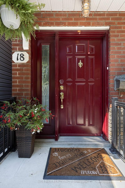 18 Bellefair Avenue • Toronto, ON photo 5