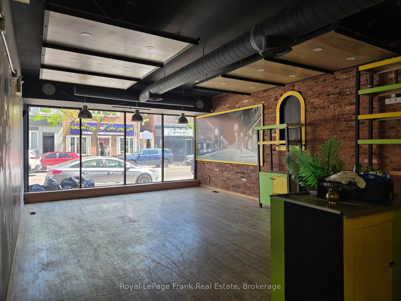37 King St E photo 2