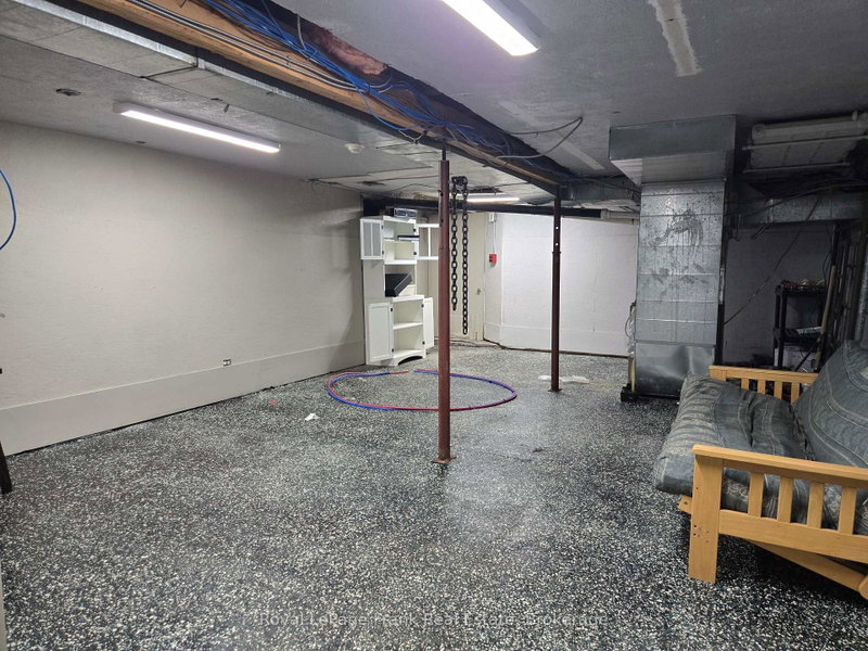 37 King St E photo 5
