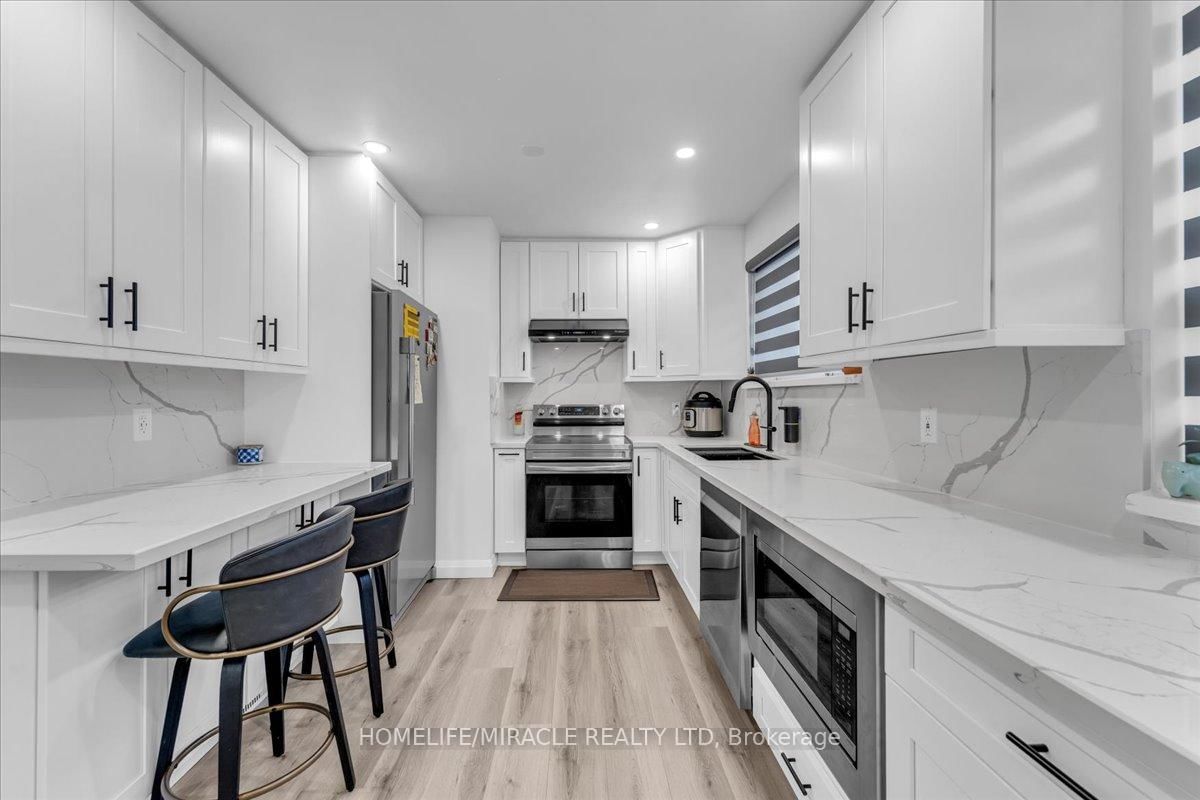 1238 Pharmacy Avenue • Toronto, ON photo 9