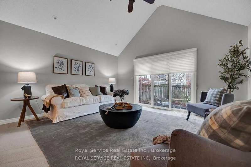 5 - 350 Lakebreeze Drive