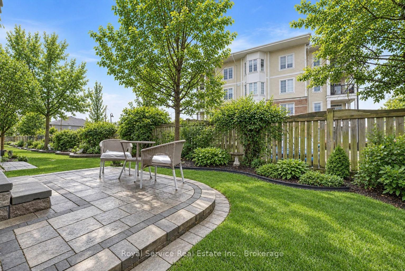 350 Lakebreeze Drive • #5 • Clarington, ON photo 32