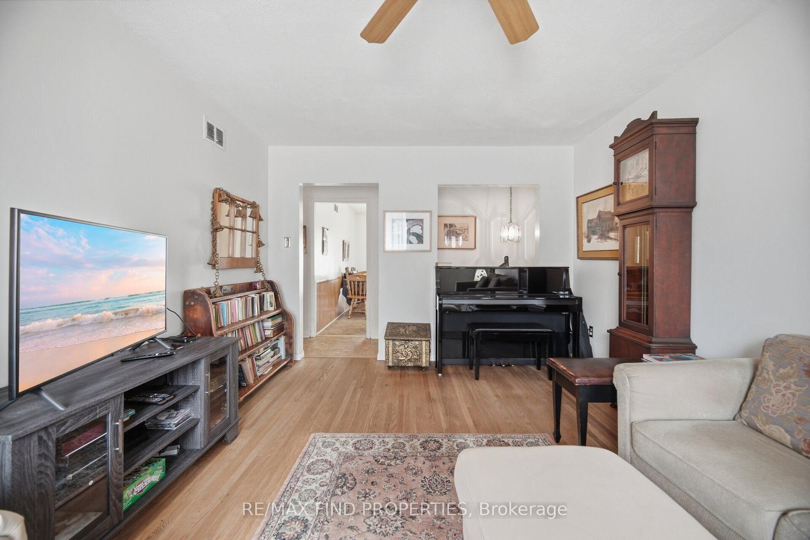 Listing Image 10