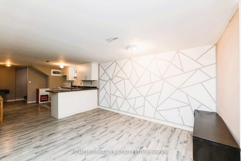 1251 Warden Ave photo 4