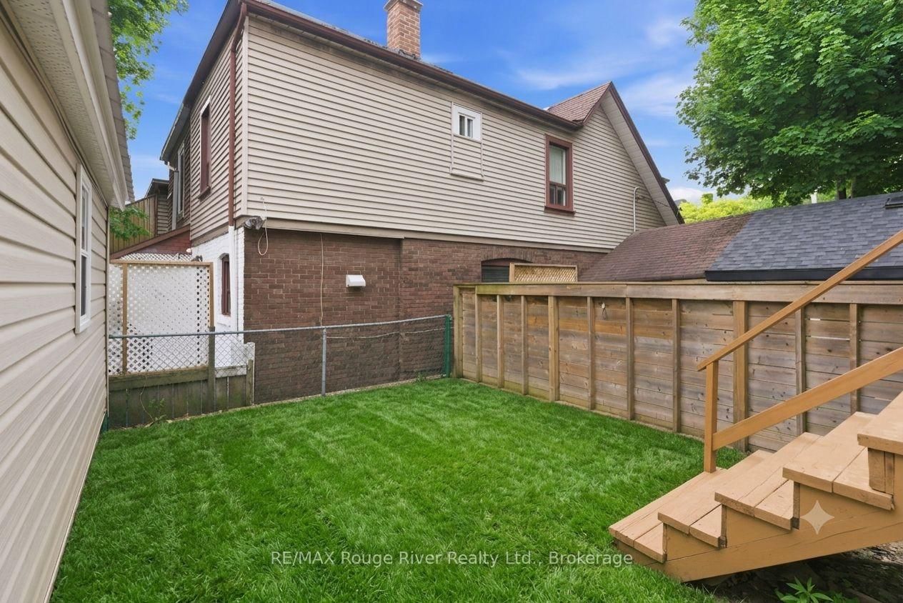 7 Heyworth Crescent • Toronto, ON photo 39
