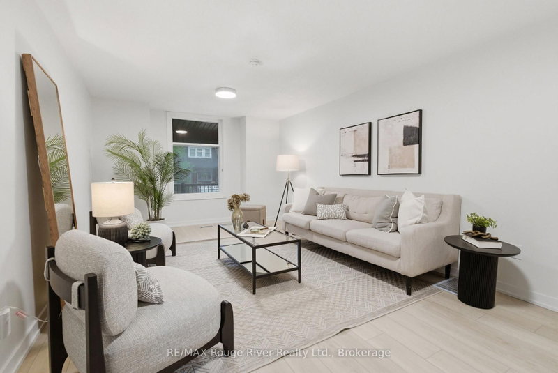 7 Heyworth Cres photo 5