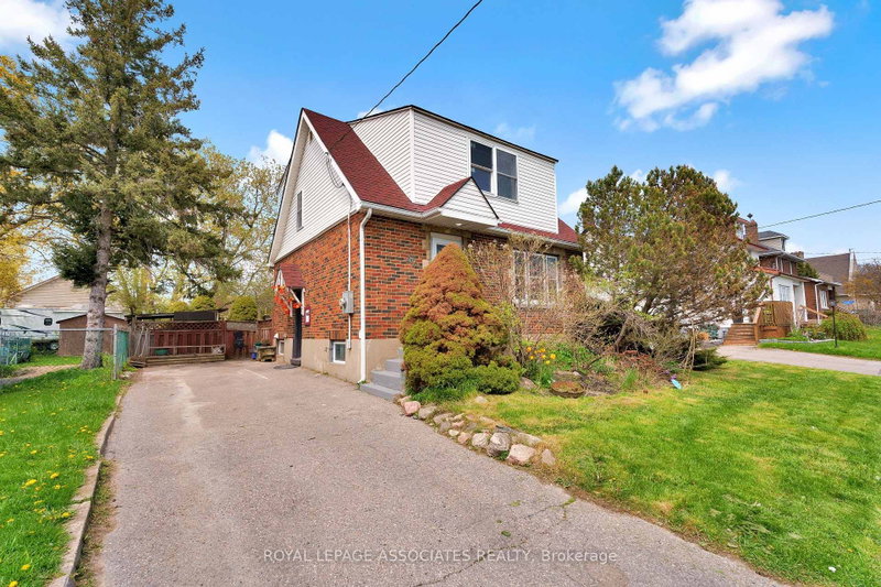 42 Rossland Road W