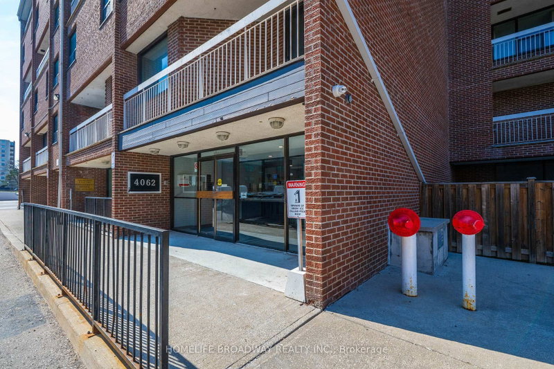 205 - 4062 Lawrence Avenue E