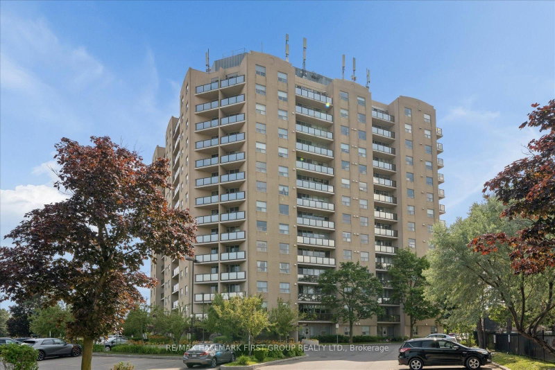 206 - 2 Westney Road N