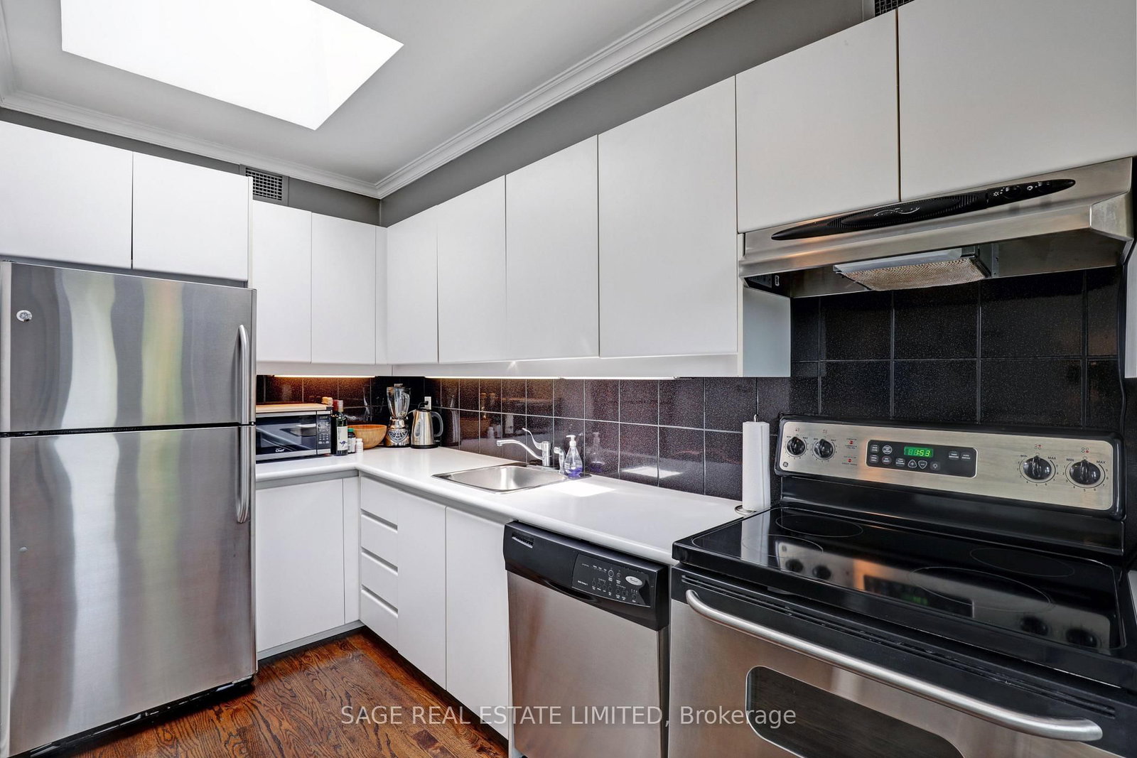 60 Kippendavie Avenue • #301 • Toronto, ON photo 14