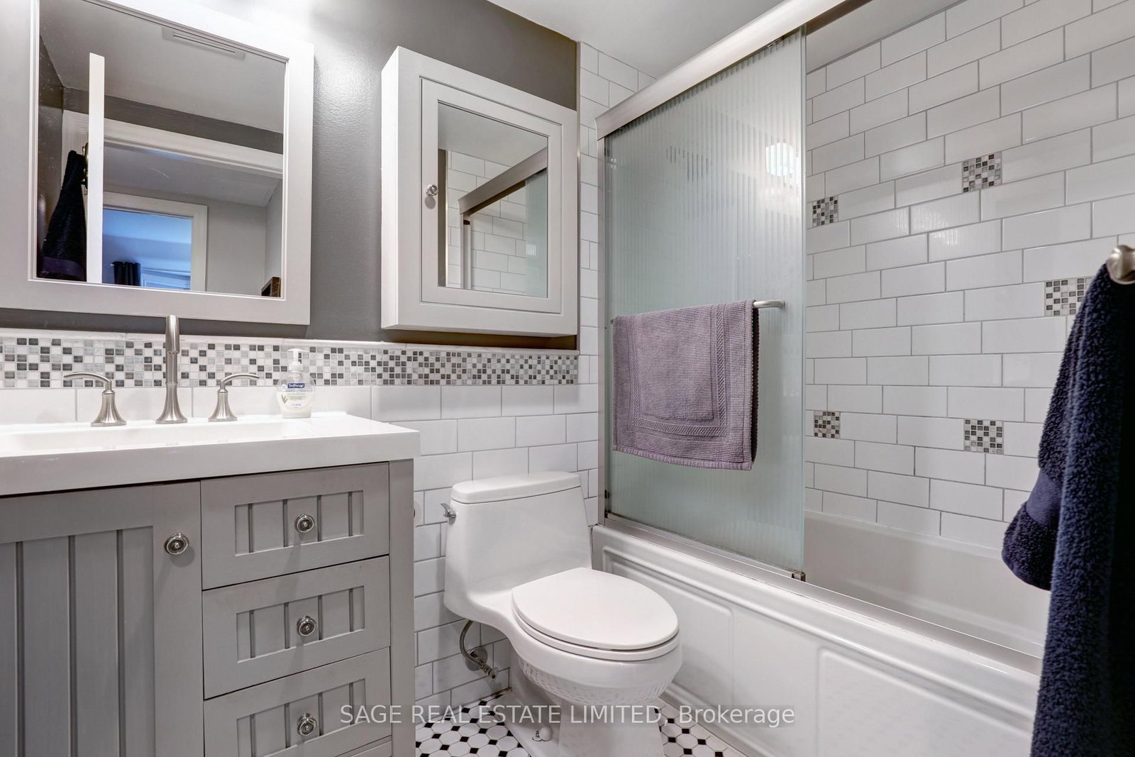 60 Kippendavie Avenue • #301 • Toronto, ON photo 21