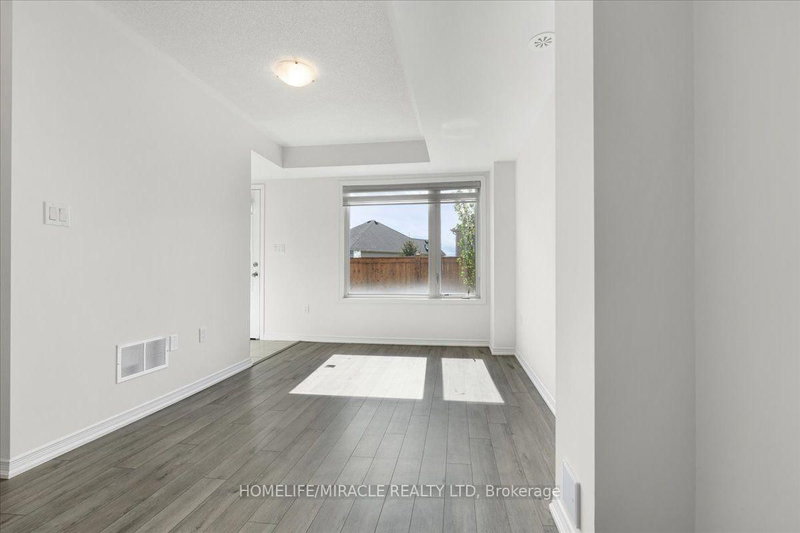 1392 Coral Springs Path photo 4