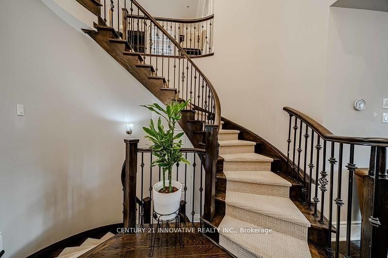 4 Aquilina Court • Ajax, ON photo 16
