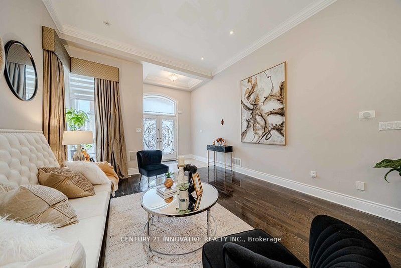 4 Aquilina Court • Ajax, ON photo 6