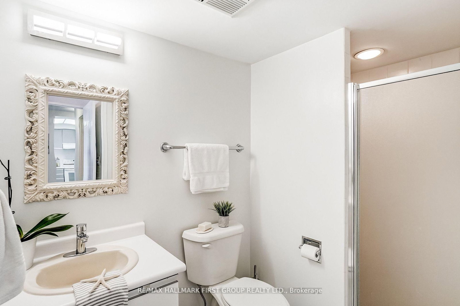 711 Rossland Road • #501 • Whitby, ON photo 16