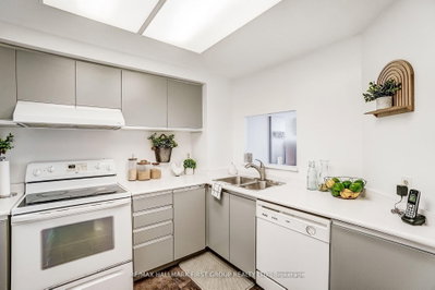 711 Rossland Road • #501 • Whitby, ON photo 8
