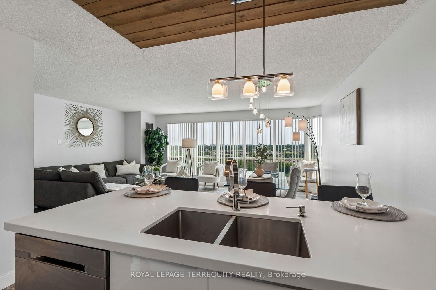18 Lee Centre Drive • #906 • Toronto, ON photo 10