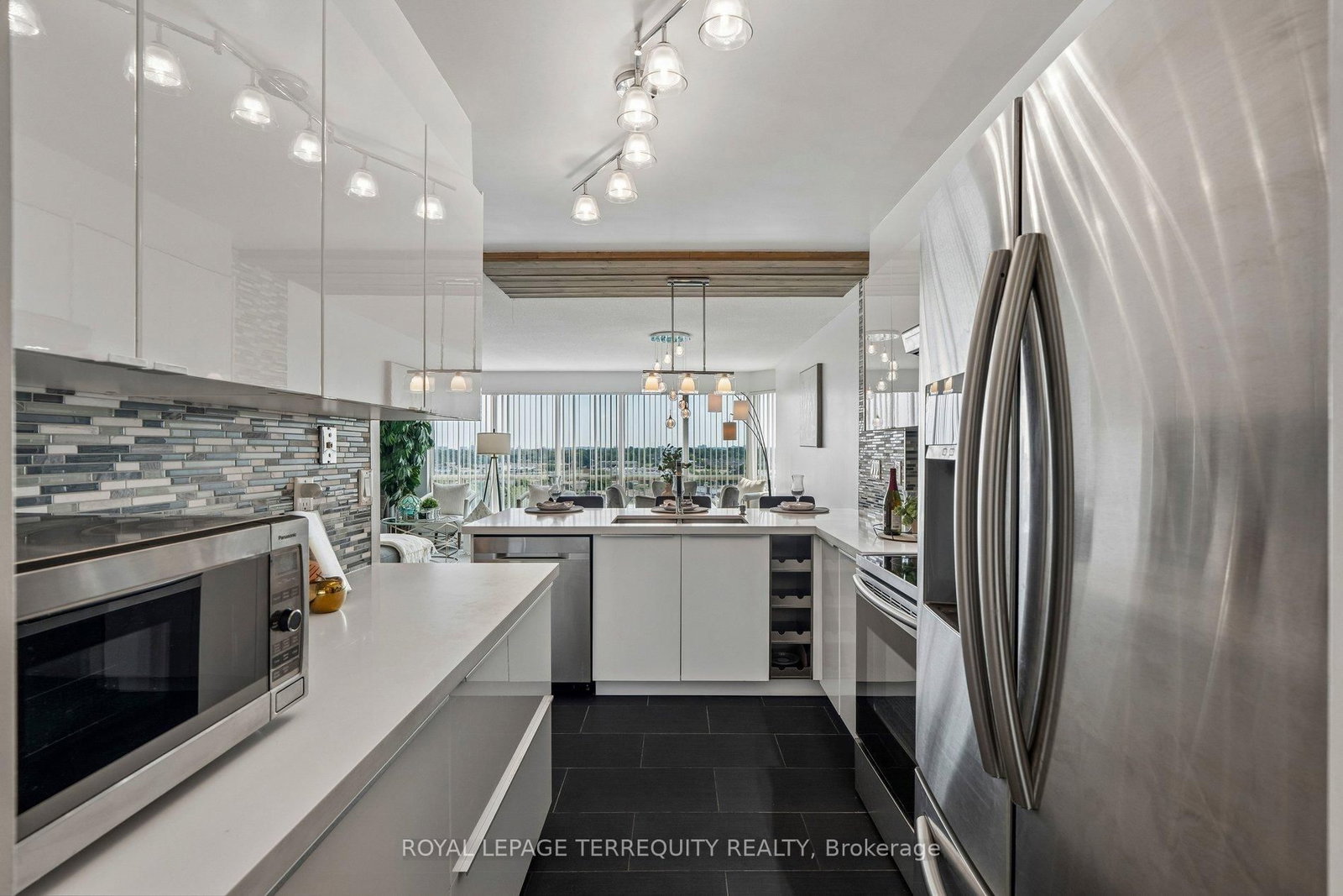 18 Lee Centre Drive • #906 • Toronto, ON photo 12