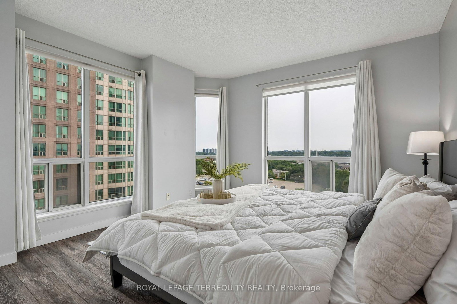 18 Lee Centre Drive • #906 • Toronto, ON photo 14