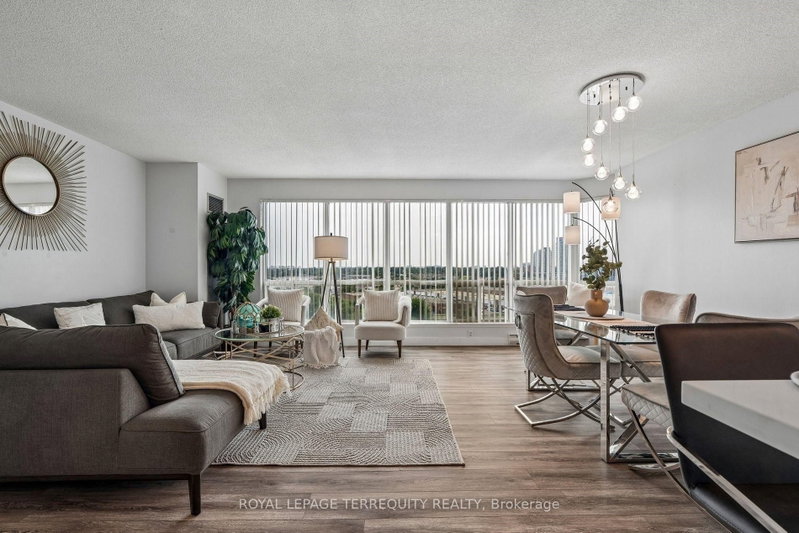 906 - 18 Lee Centre Drive