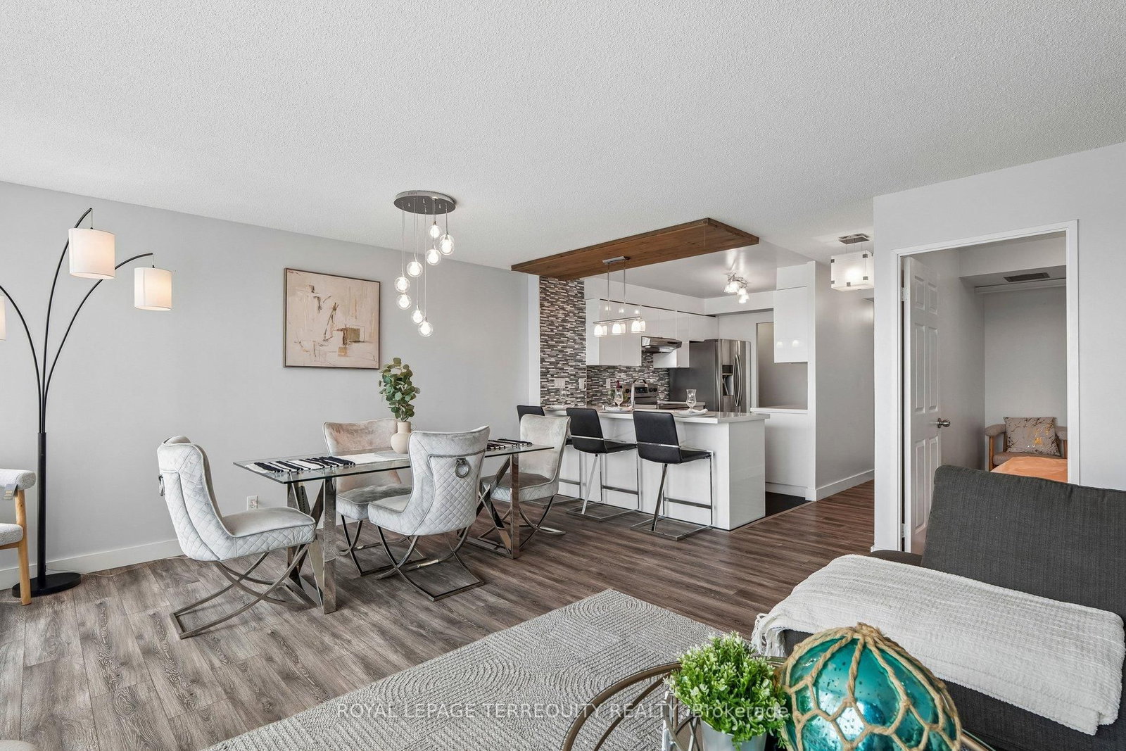 18 Lee Centre Drive • #906 • Toronto, ON photo 8