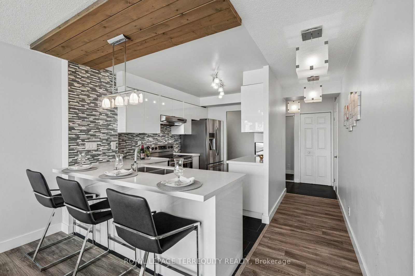 18 Lee Centre Drive • #906 • Toronto, ON photo 9