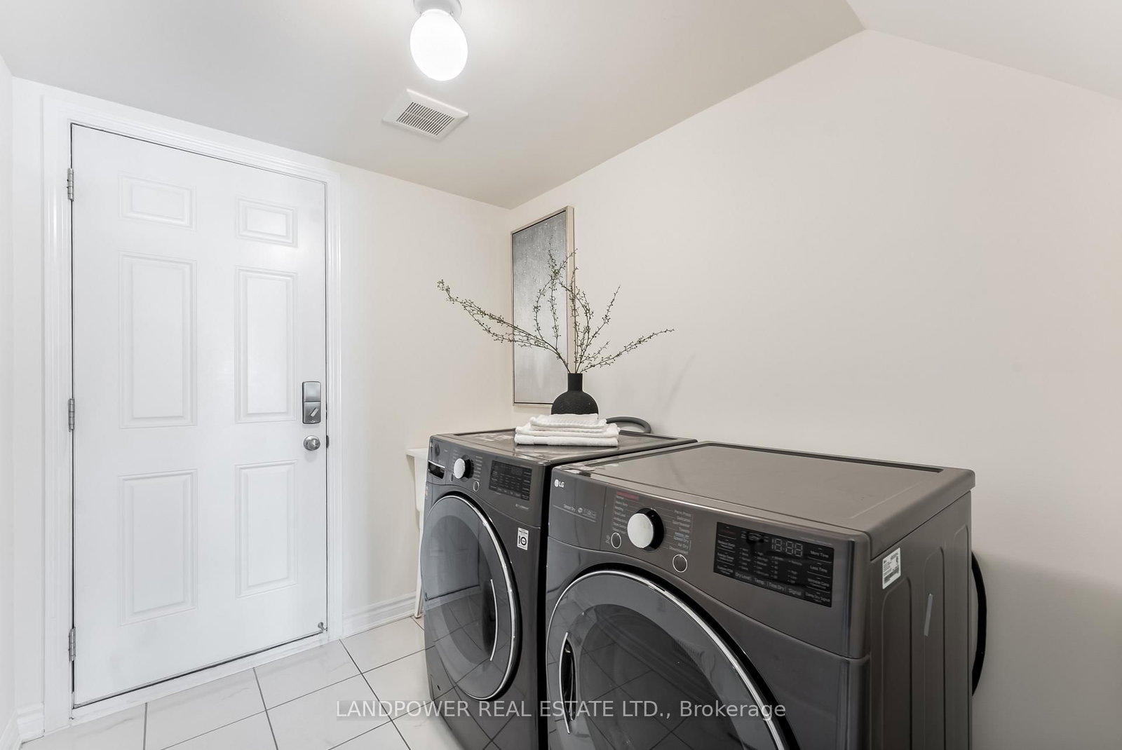 2793 Sapphire Drive • Pickering, ON photo 39
