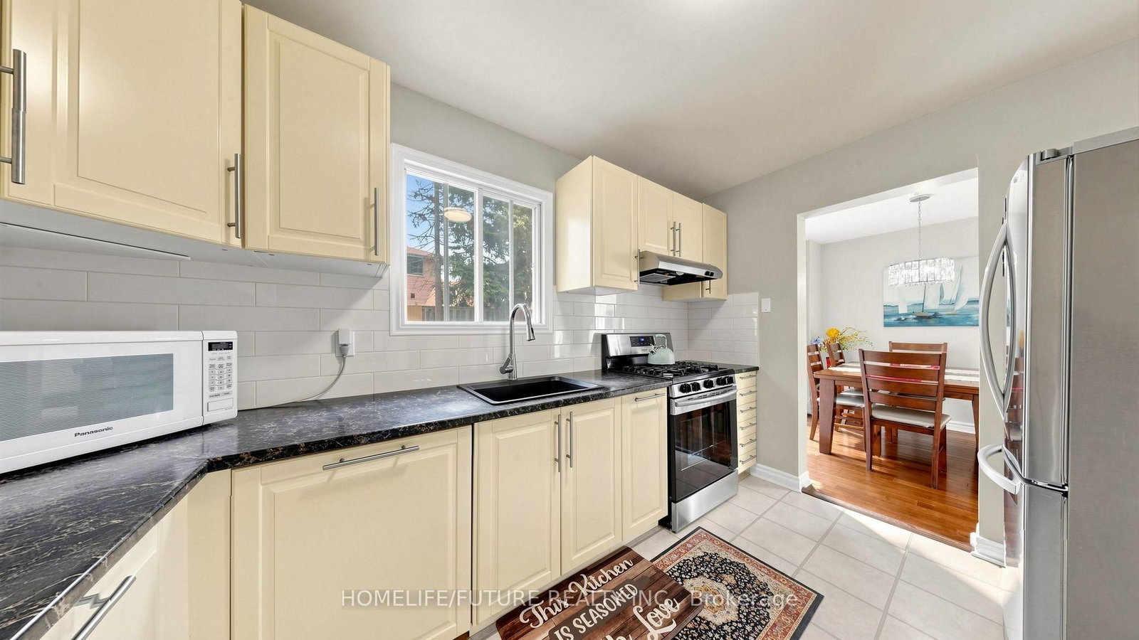 168 Large Crescent • Ajax, ON photo 8