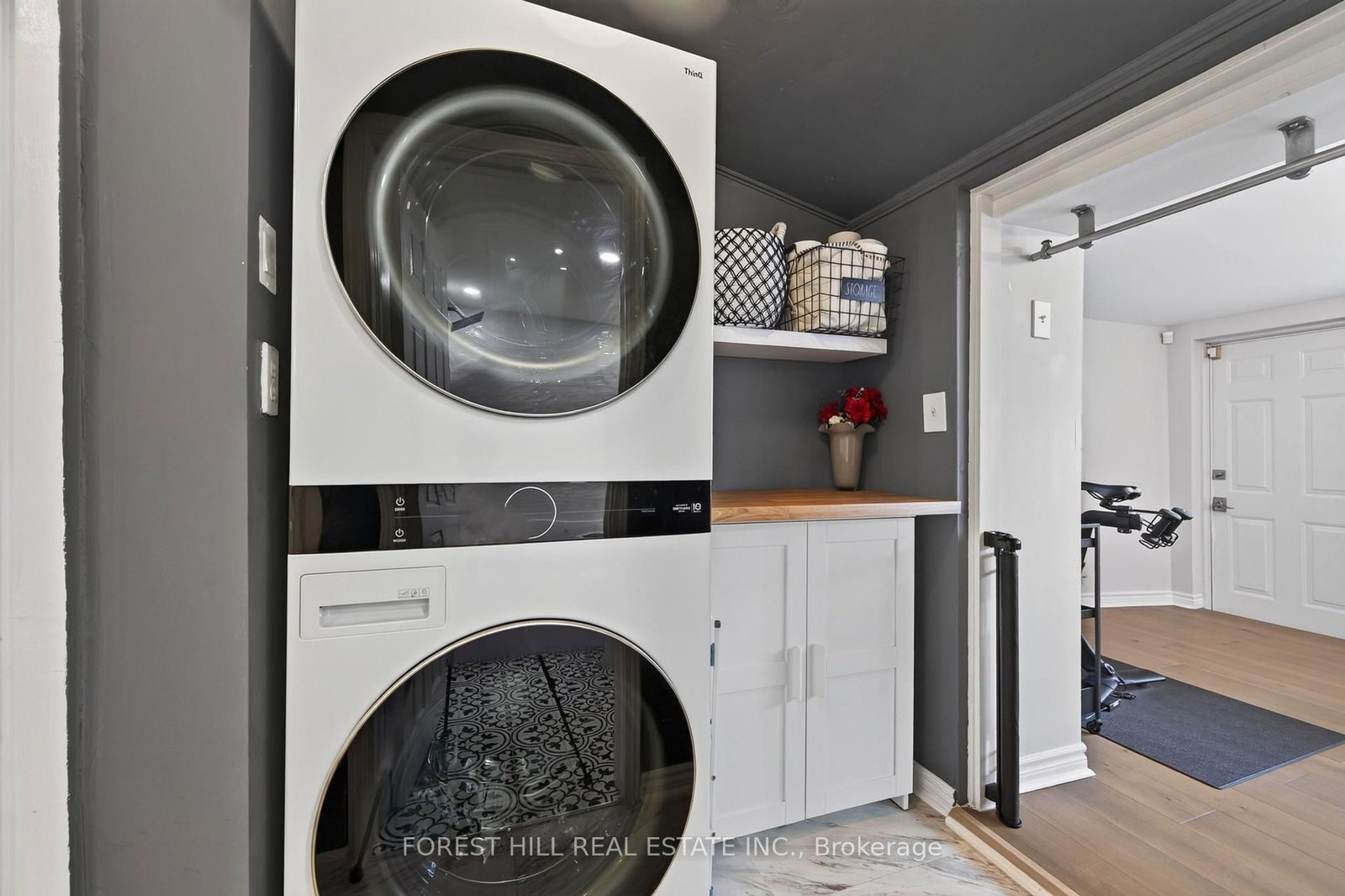 1040 Woodbine Avenue • Toronto, ON photo 19
