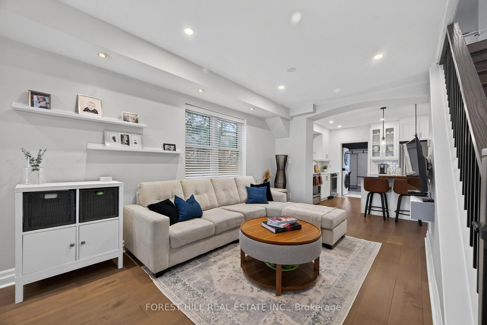 1040 Woodbine Avenue • Toronto, ON photo 9