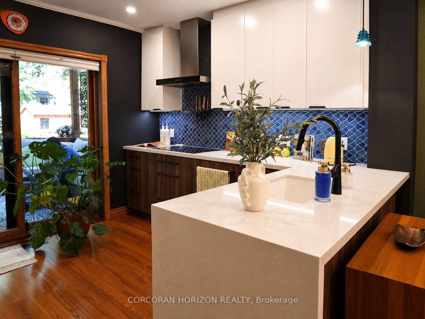 402 Rhodes Avenue • Toronto, ON photo 12