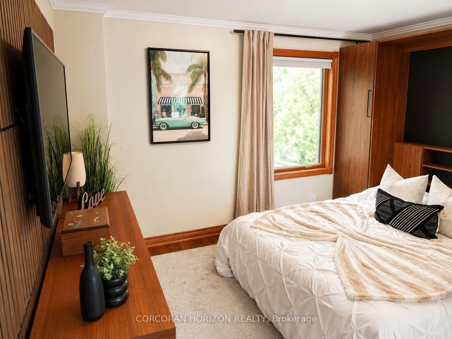 402 Rhodes Avenue • Toronto, ON photo 17