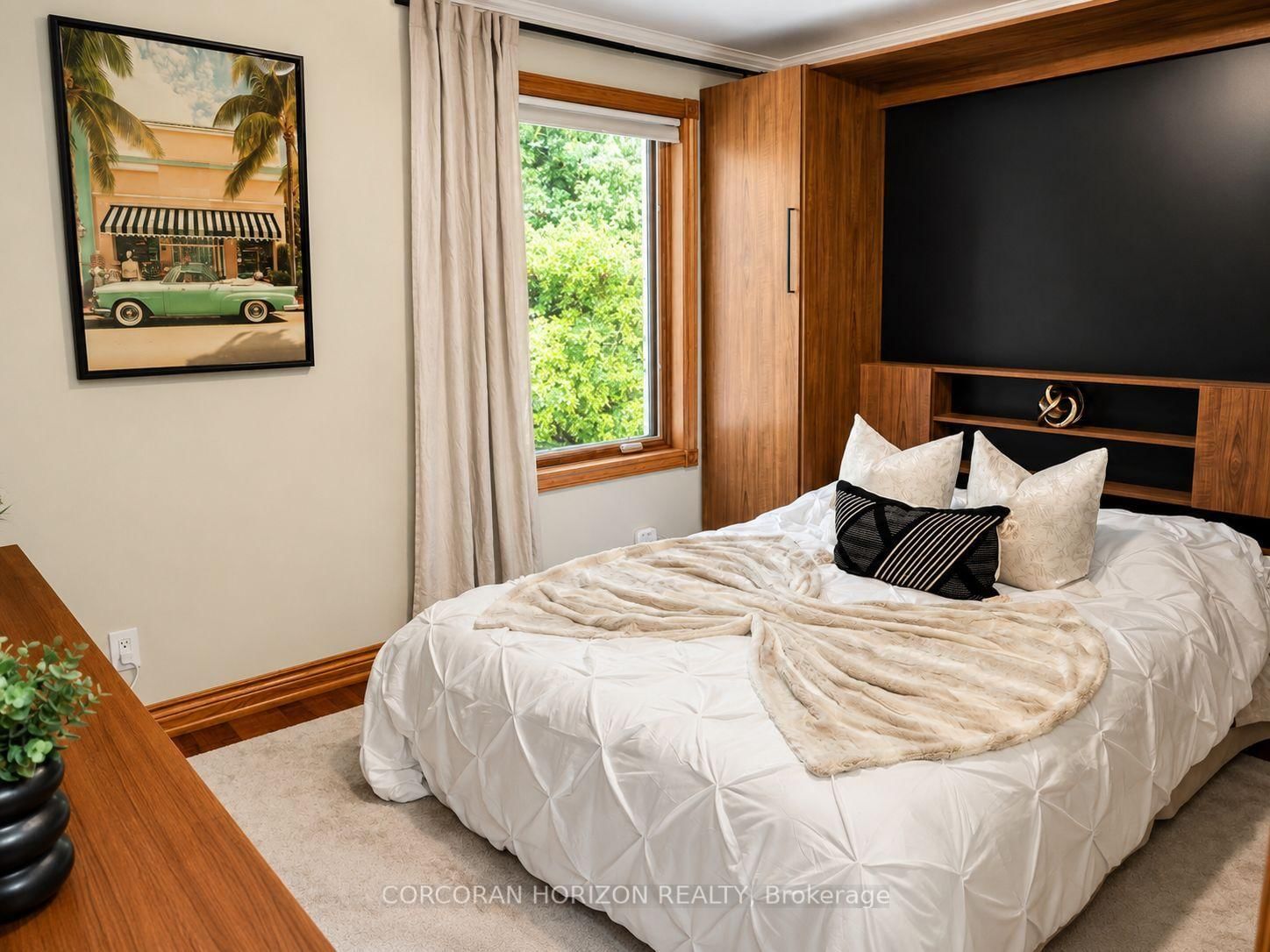 402 Rhodes Avenue • Toronto, ON photo 18