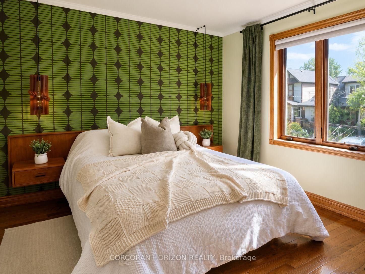 402 Rhodes Avenue • Toronto, ON photo 21