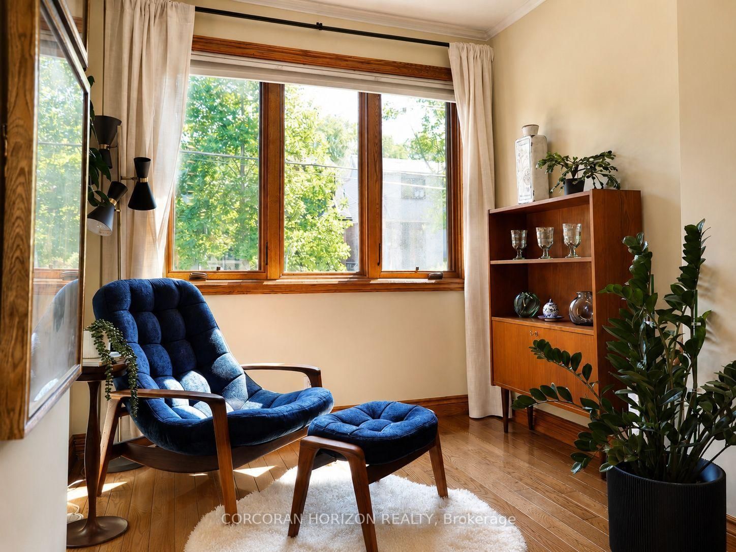 402 Rhodes Avenue • Toronto, ON photo 6